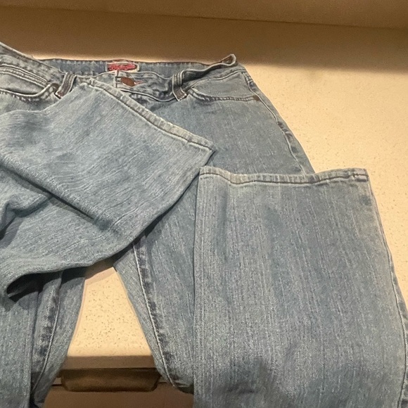 Wranglers Low to Mid Rise Premium Patch Bootcut Jeans - Picture 9 of 13